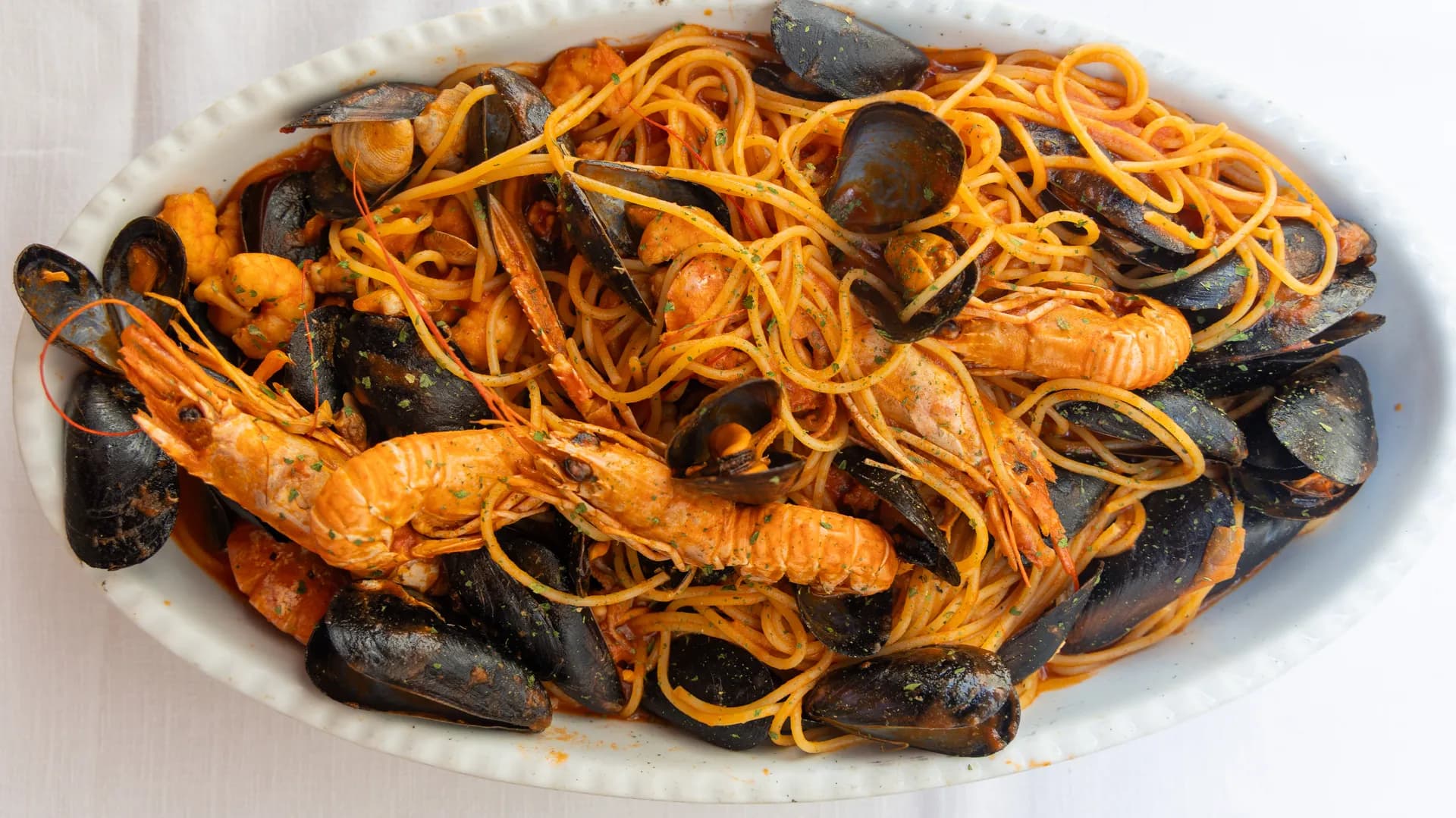 Spaghetti alla Corsara, specialità di pesce fresco della laguna clodiense al Vecio Foghero Chioggia
